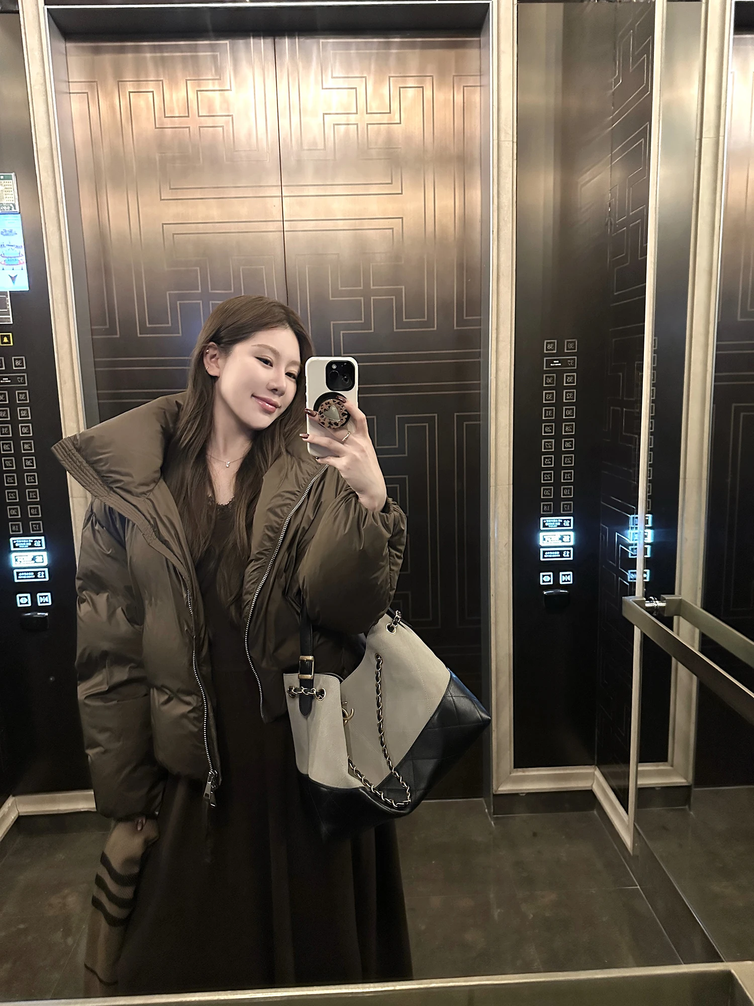 

Dabaoxi ort Thiened Stand Collar White Du down Puffer Jaet Women's Winter Warm Outerwear Casual Loose Fit Long Sve