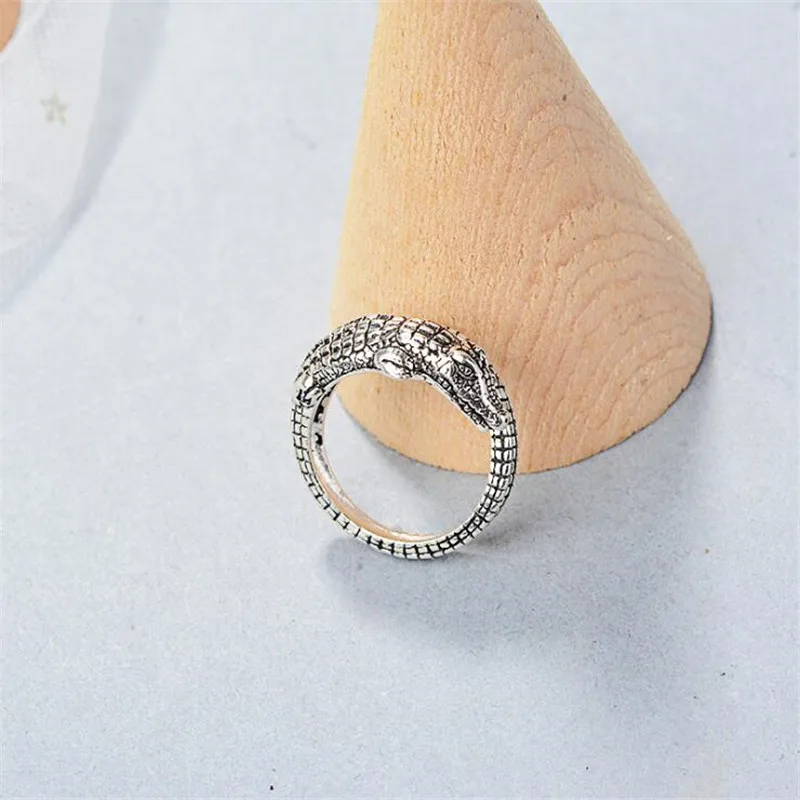 New Creative Retro Cute Animal 925 Sterling Silver Jewelry Personality Crocodile Exquisite Evil Fish Opening Rings R034