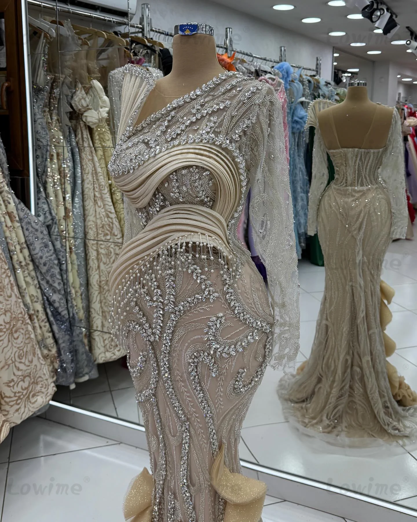 فستان سهرة أنيق بلون الشمبانيا بأكمام طويلة حورية البحر فساتين لحضور الحفلات الموسيقية 2026 مخصص بكريستال متألق وكشكشة رداء حفلات Vestidos