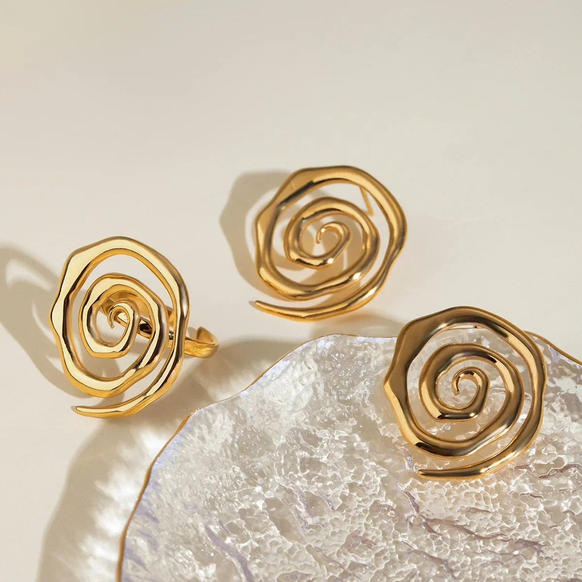 Unique Design Waterproof Metal Vortex Swirl Earrings Romantic Geometric Spiral Simplicity Aestheticism Open Rings Party Jewelry