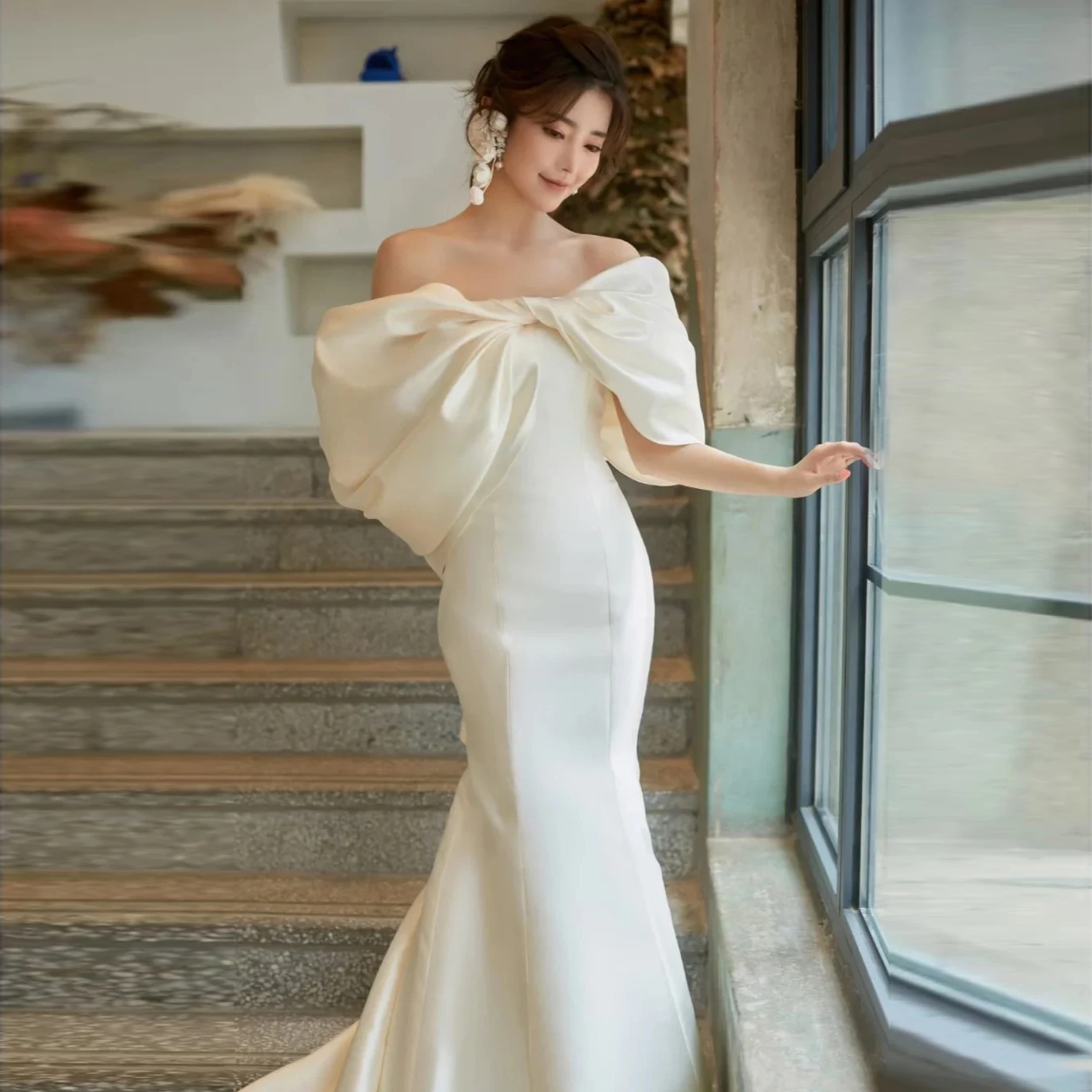 

Новое легкое свадебное платье 2026 года из атласа на одно плечо для фотосессий в лесу, для невесты на церемонии встречи, модель для женщин