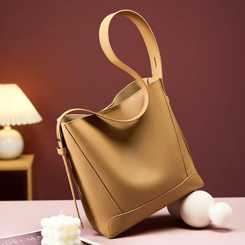 Women\'s Large Capacity Shoulder Bag armpit bag Ladies Genuine Leather Commuter Shopper Bags bucket bag luxury Handbag Big tote