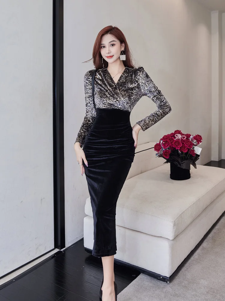 

High End Leopard Print Dress for Women Sexy V-neck Long Sleeve Slim Skirt Korean Fashion Temperament Spring and Summer 2024