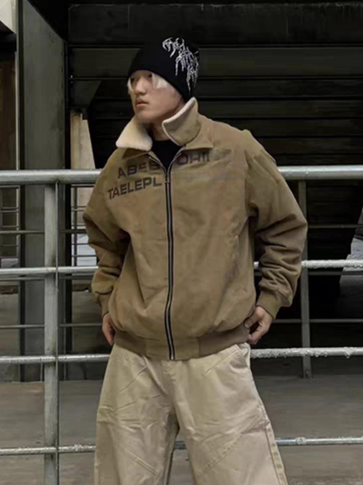 

Мужская куртка из хлопка с начесом под бархат, свободного кроя, с принтом, в стиле ретро-американской рабочей одежды, с воротником-стойкой, теплая, молодежная мода