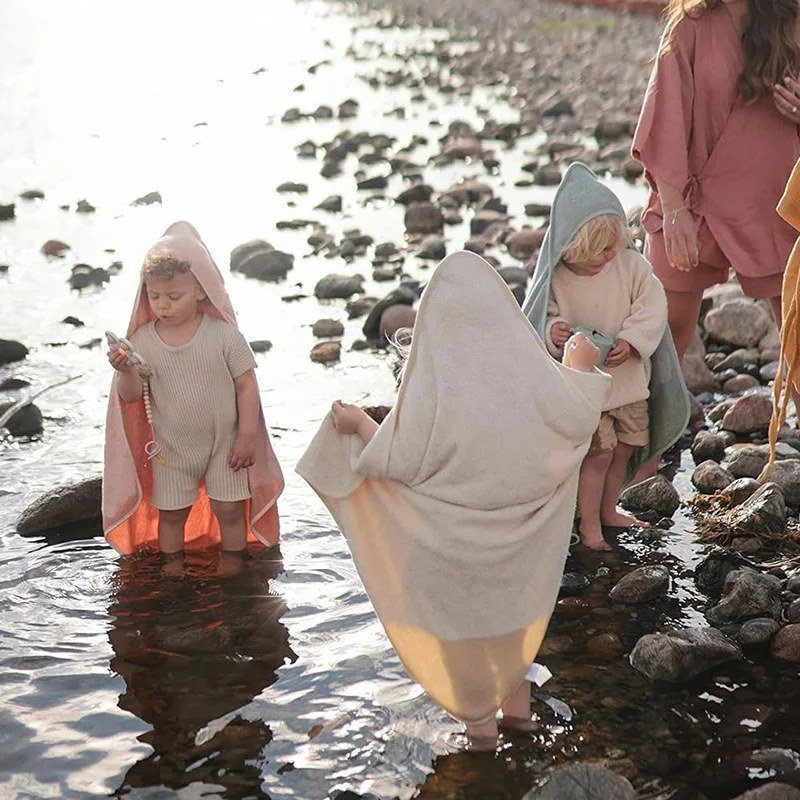 

Детское банное полотенце-пончо с капюшоном из кораллового флиса, банная пленка для новорожденных, ультрамягкое впитывающее полотенце для плавания с шапочкой, быстросохнущая ванна