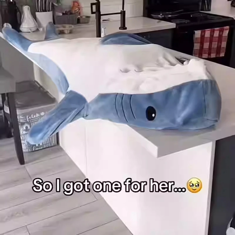 Shark Blanket Kapuzenpyjama für Erwachsene aus hochwertigem Korallensamtgewebe kann als weiche und bequeme Decken getragen werden. Cartoon