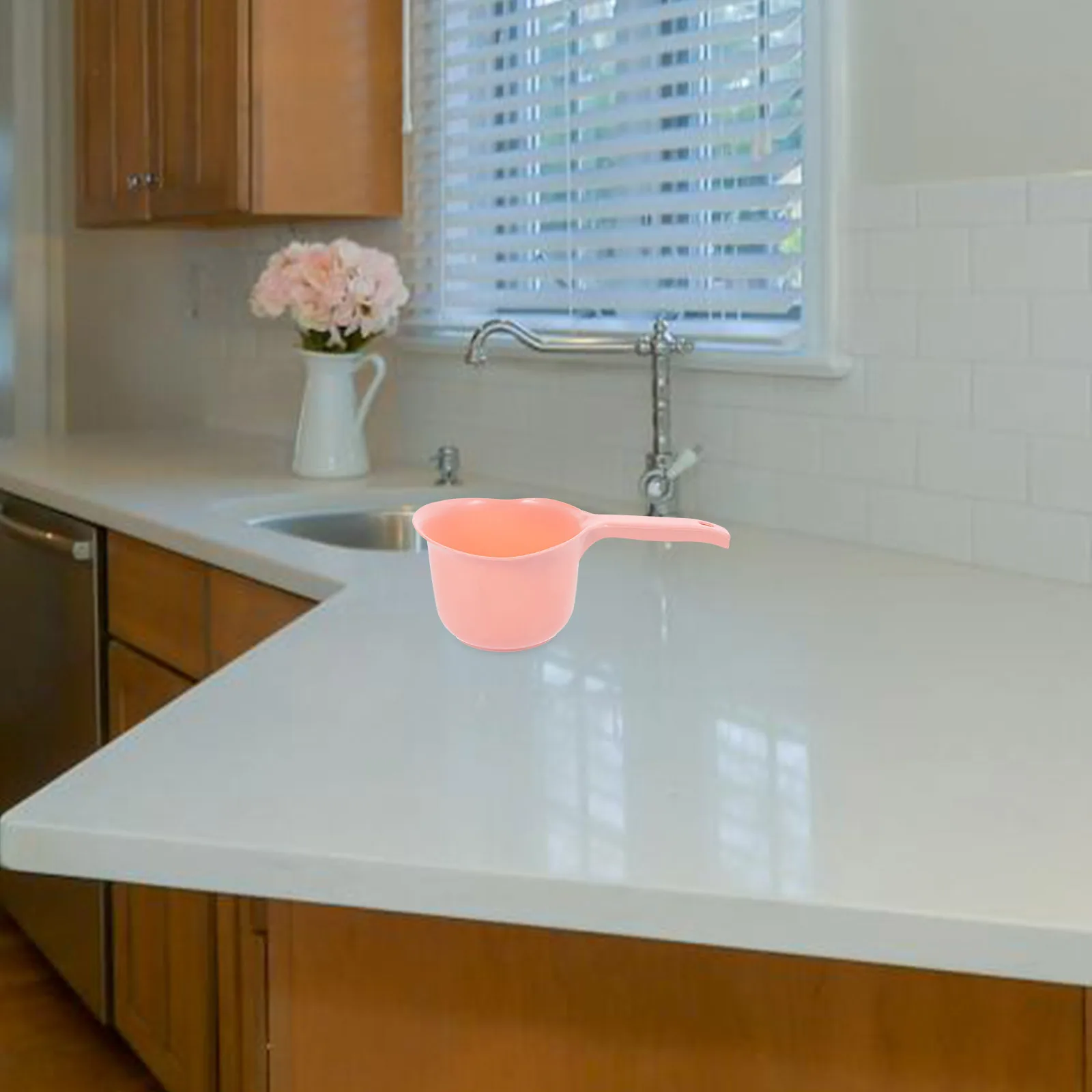 

3Pcs Plastic Water Ladle Scoop Long Handle Kitchen Bathroom Bath Hair Washing Rinse Fruit Scooping Home Accessories