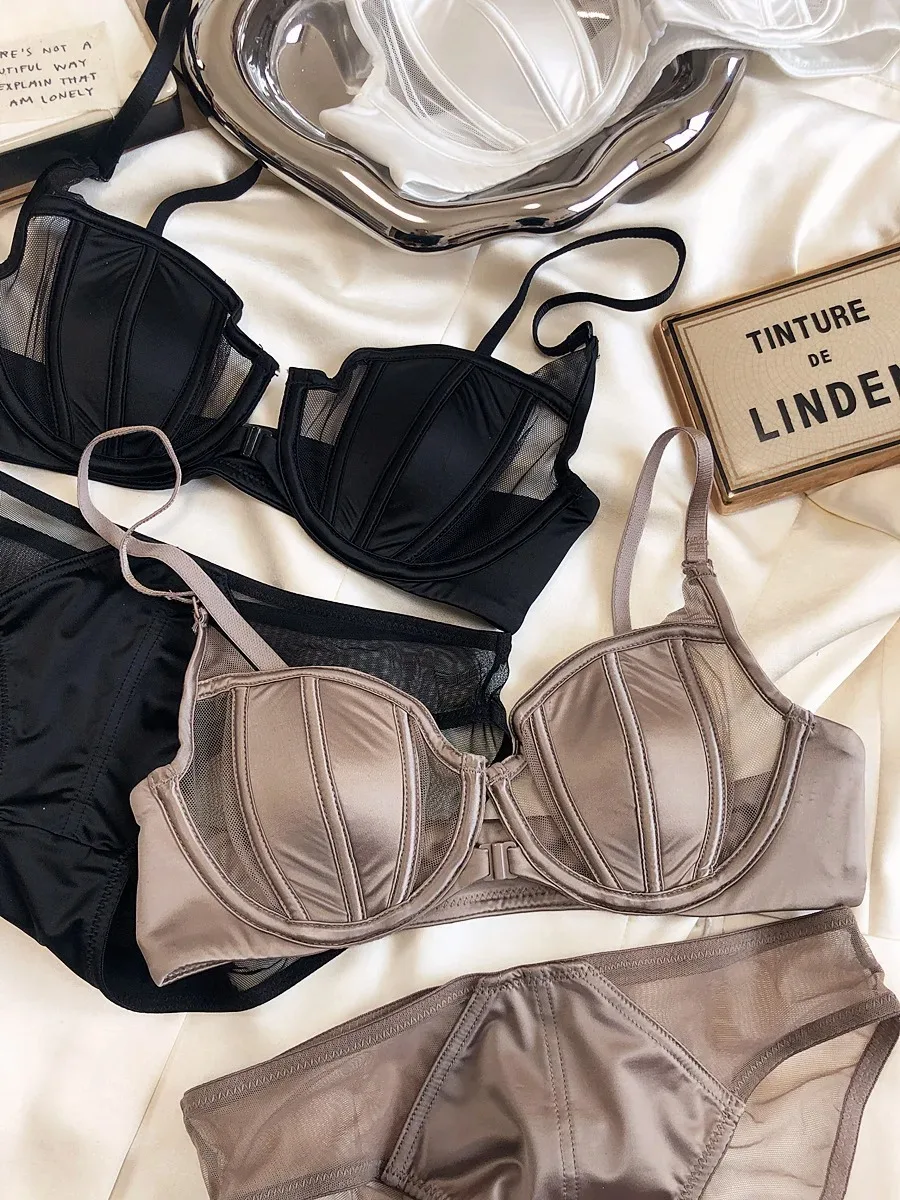 كوب أرنب من الساتان بإبزيم أمامي تجمع الملابس الداخلية ثدي كبير يظهر مجموعة ملابس داخلية صغيرة من الجانب حمالة صدر مجوفة مثيرة #1