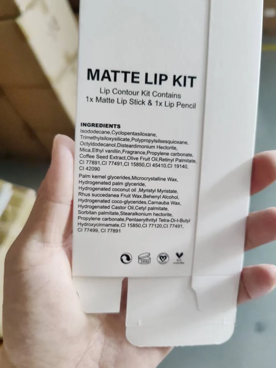 มังสวิรัติแต่งหน้าชุดฉลากส่วนตัวสีชมพู Matte Liquid ลิปสติก Lip Liner Set โลโก้ที่กําหนดเองขายส่งกันน้ําโหดร้ายฟรี Lip Kit