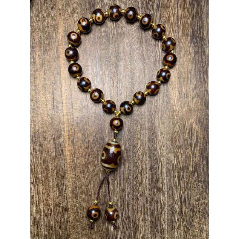 

Factory Wholesale Agate High Oil Coated Pulp Three Eyes Eighteen Prayer Beads Handheld Bracelet DIY Ornament