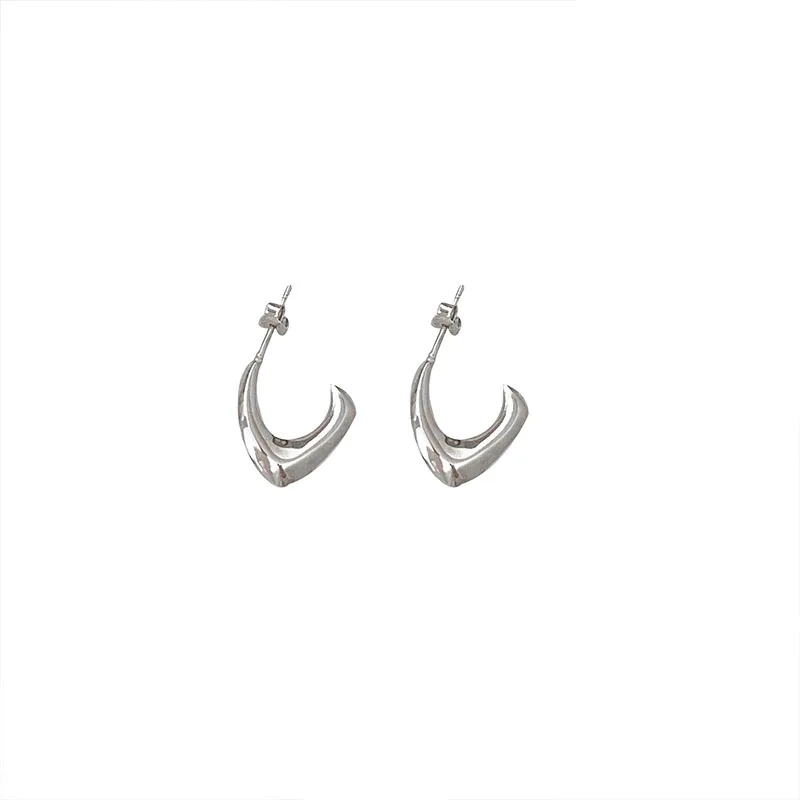 

S925 Sterling Silver Geometric Horseshoe Earrings with Light Luxury Design and Irregular Advanced Female Earrings