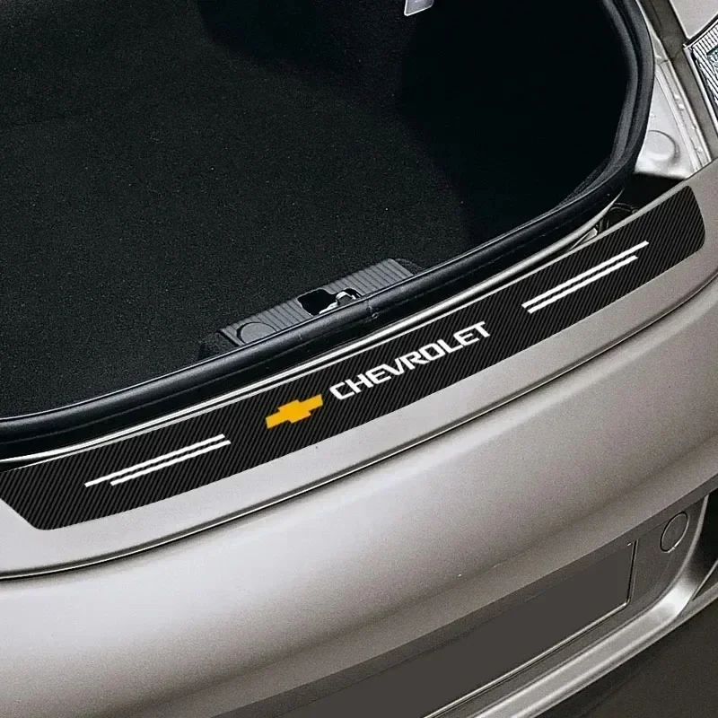 

Защитная наклейка на задний бампер автомобиля из углеродного волокна, подходит для Chevrolet Silverado Impala Malibu Equinox Cruze Camaro, автоаксессуары