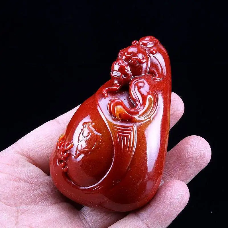 Carving of raw stones, jade, Pixiu figurines, wealth rolling in, figurines imitating Shoushan stone figurines