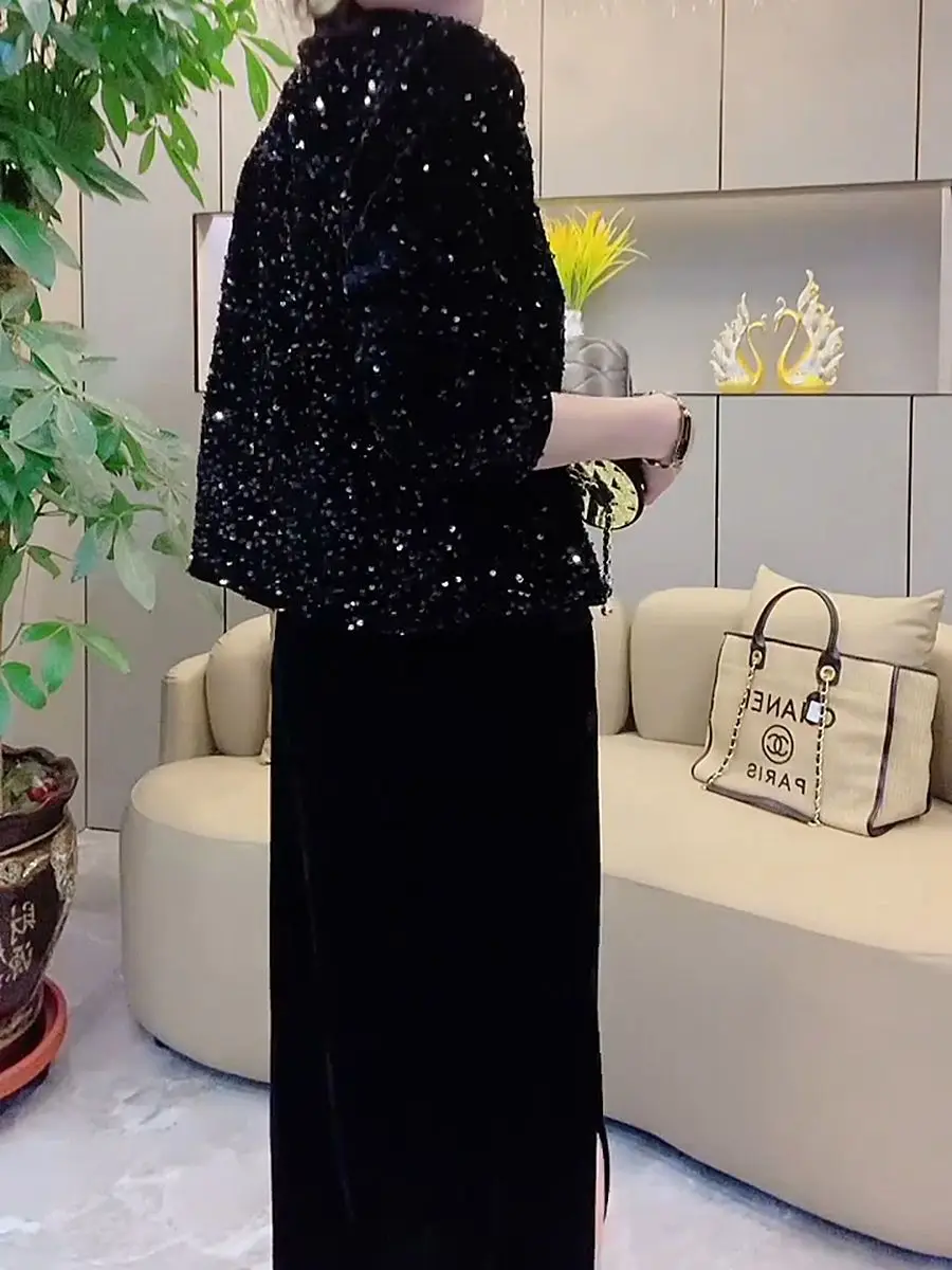 Internet Celebrity Design Velvet Patchwork Sequins, Small Fragrance Style Jacket Black Short Style Light Luxury Top for Women