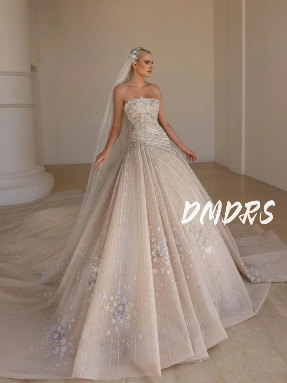 فستان زفاف فاخر مطرز بالزهور مخصص للأميرة بدون حمالات كريستال فستان زفاف أنيق ملابس عروس نسائية براقة