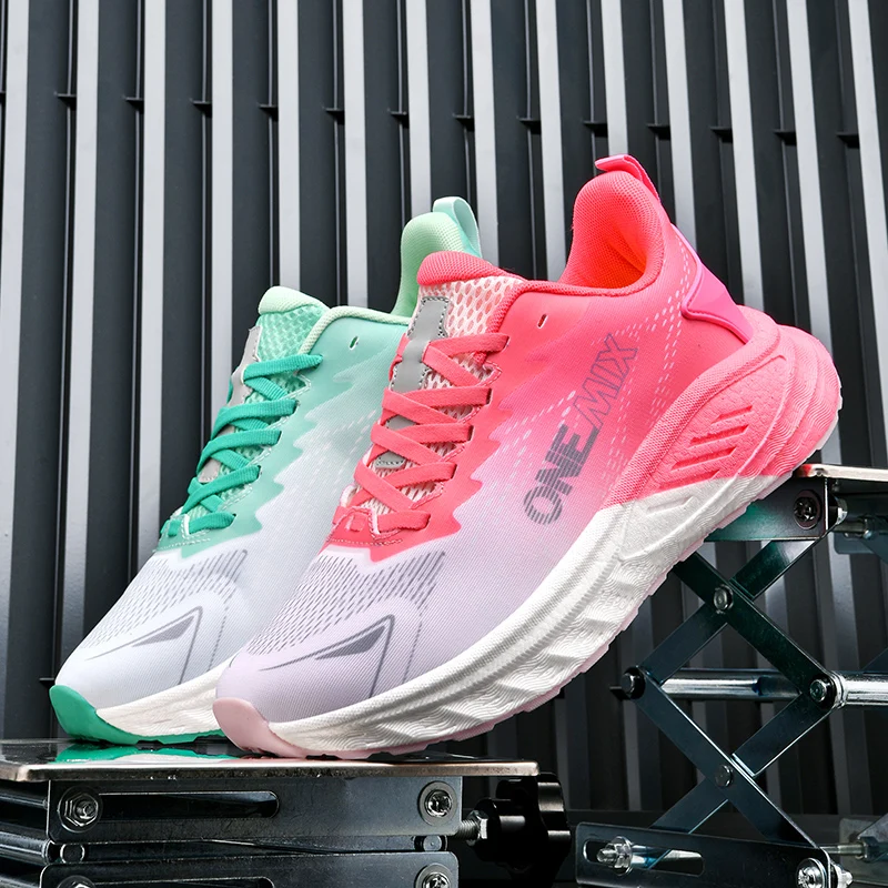 

High-quality carbon plate running shoes in mandarin duck color