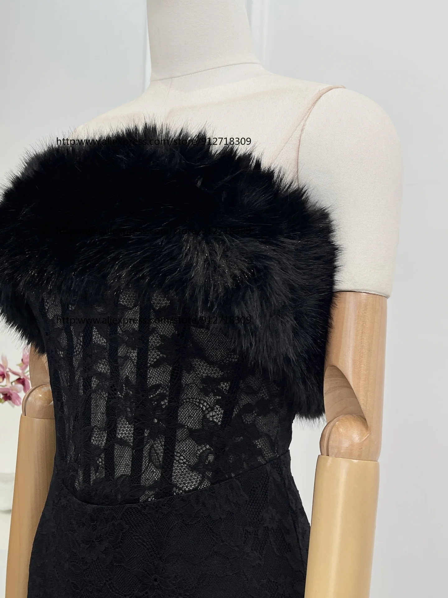 

2025 New Beautiful Black Lace Patchwork Fur Sleeveless Tube Maxi Dress for Party 2025 New