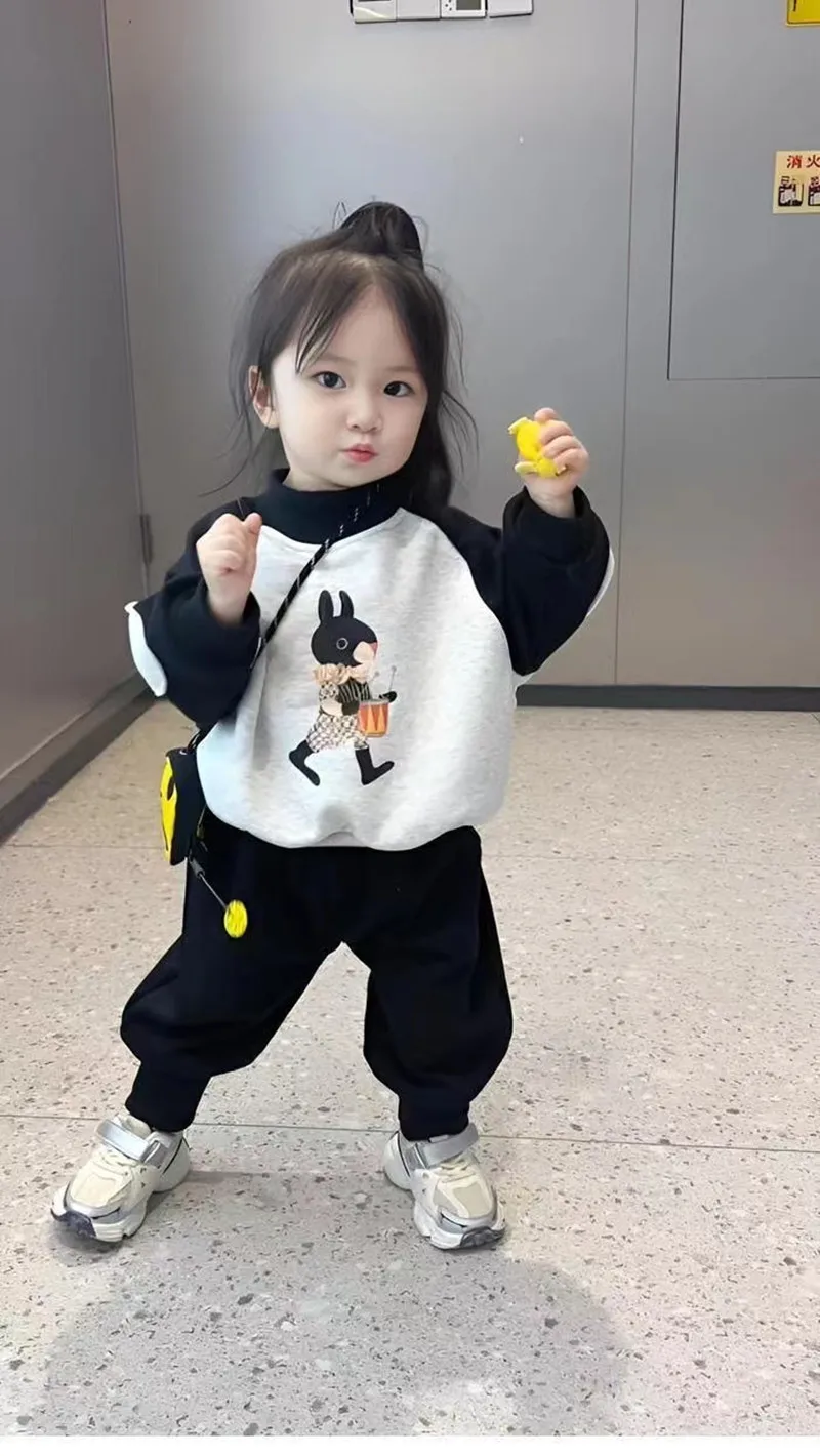 

Children's Spring and Autumn Set Girls' Fashion Shoulder Sleeve New Hoodie and Pants Two Piece Set Male and Female Baby Cartoon