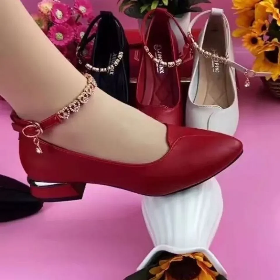 Men Shoes Red Tape - รองเท้าผู้หญิงน่ารัก หัวกลม หนังสีแดง สวมใส่สบาย ส้นเหลี่ยม รองเท้าทำงานสีดำสำหรับสุภาพสตรี
