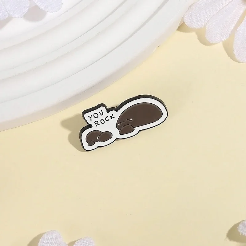 أنت روك الحجر الأسود المينا دبابيس مضحك شعار سبيكة دبابيس الملابس شارة التلبيب مجوهرات بسيطة هدايا للأصدقاء أسعار الجملة #6