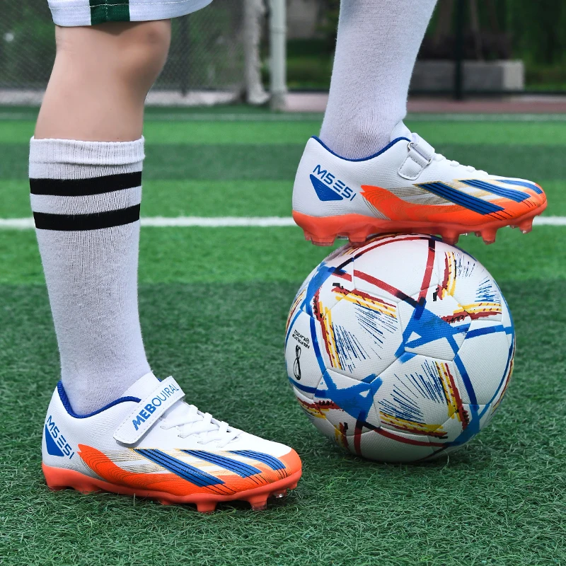 ใหม่รองเท้าฟุตบอลเล็บยาวสําหรับเยาวชนและเด็กต่ําฝึกซ้อมรองเท้ากีฬา