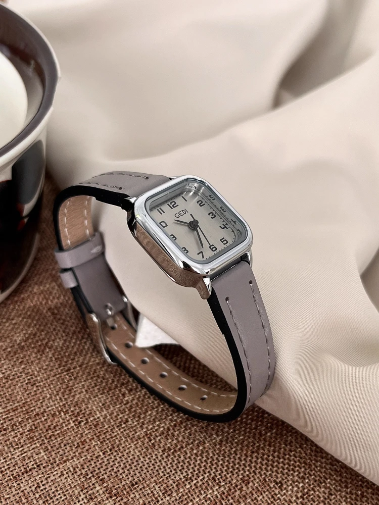 Retro niche design fashion high sense women's watch daily commute simple temperament women's watch