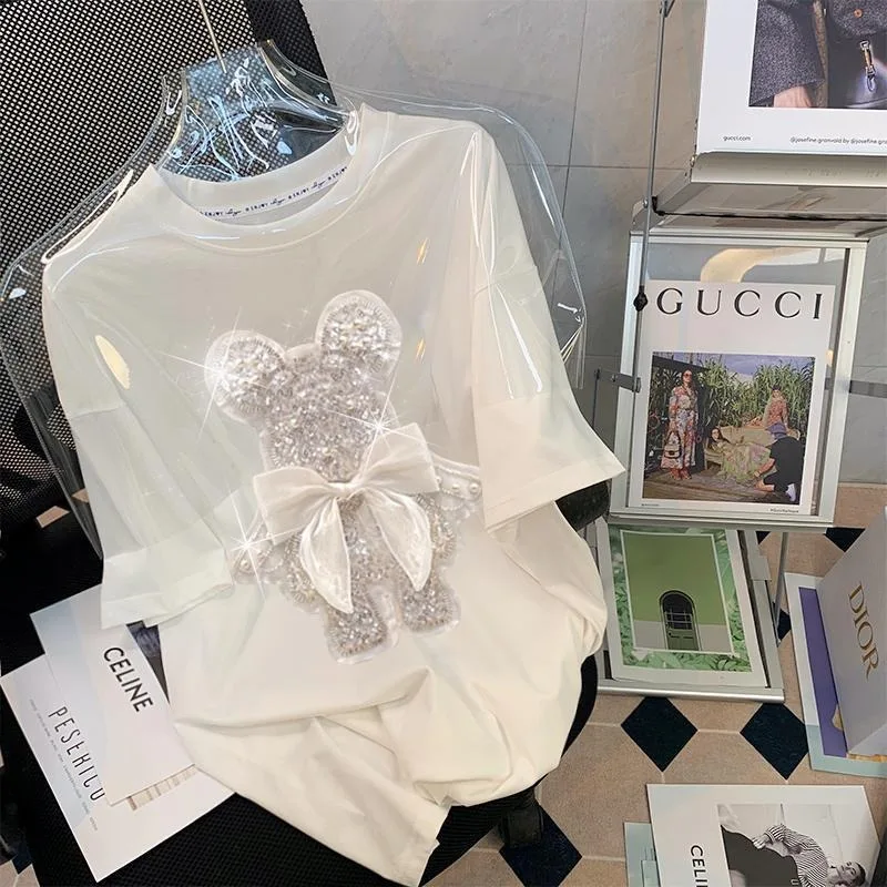 

Сладкий белый 3D медведь, хлопковая женская футболка ручной работы Diomand, блестящий пуловер с героями мультфильмов, летняя футболка, корейская модная одежда