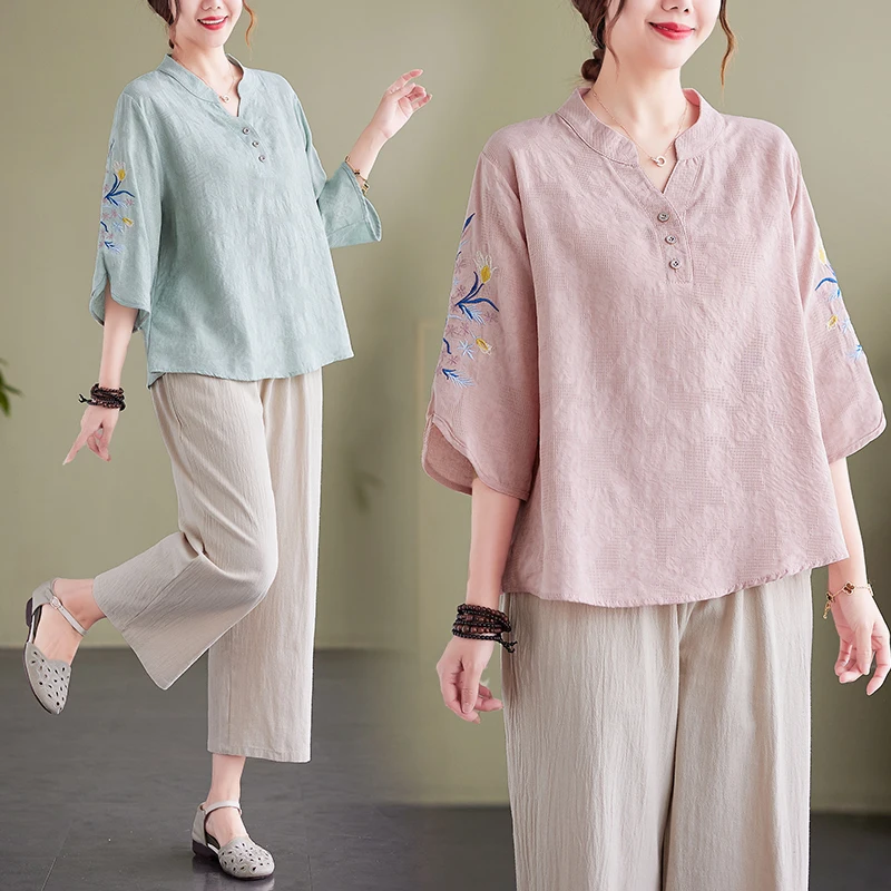 

Elegant Embroidered Cotton Linen Women's Summer Outfit Two-Piece Set Fashionable Age-Defying Large Size Top And Bottom Ensemble
