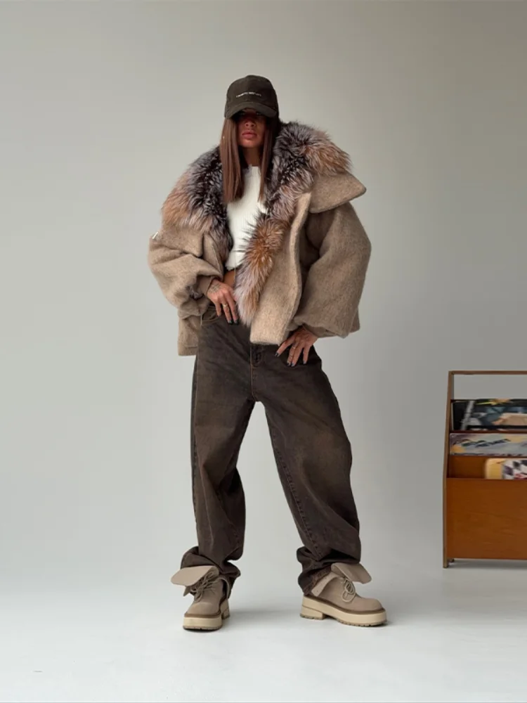 Zimowa moda, płaszcz wełniany z kołnierzem ze sztucznego futra, damski, vintage, gruby, z kapturem, długi rękaw, oversize, ciepła kurtka, nowa kolekcja, styl high streetwear. — zdjęcie 2