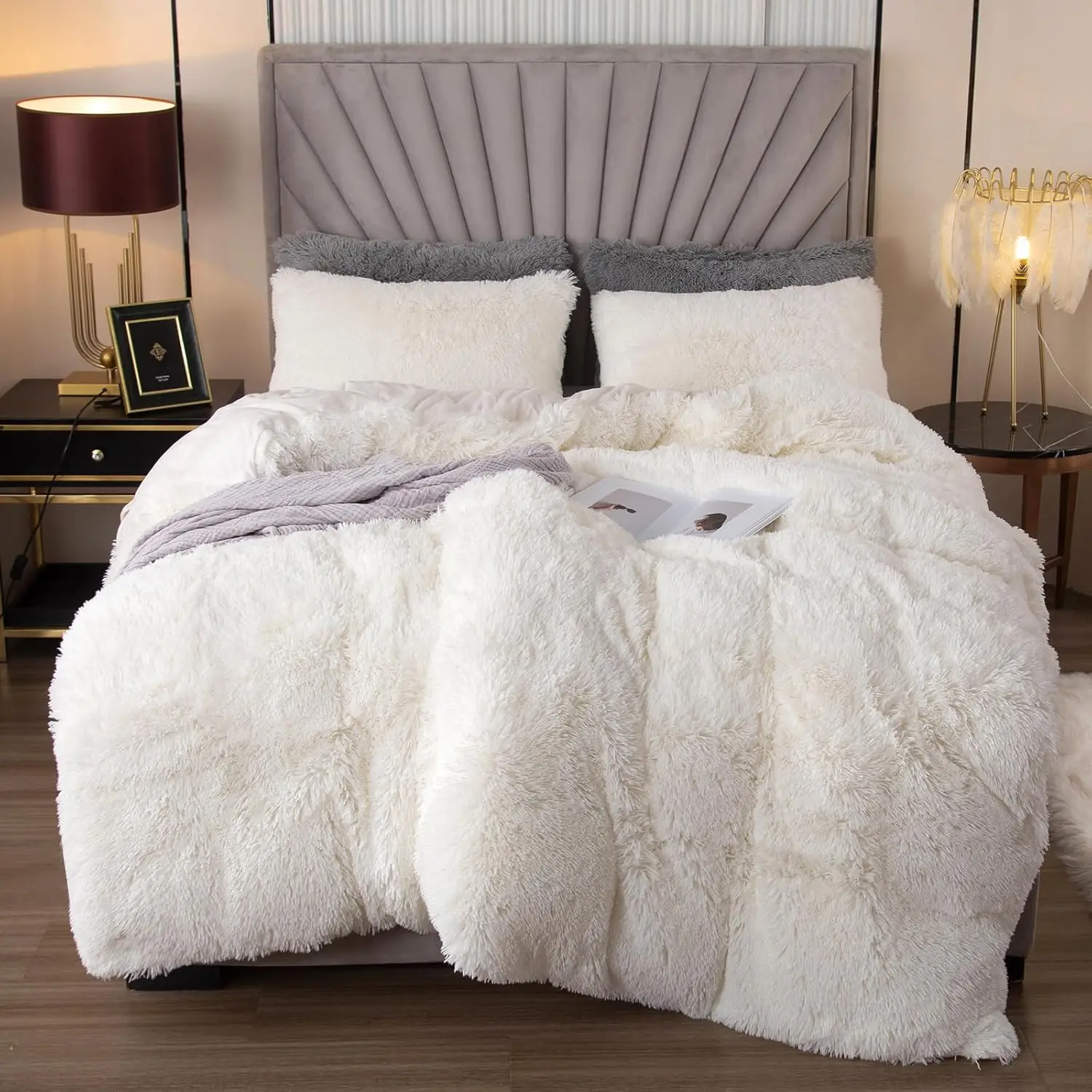 

Комплект постельного белья King Size: белое пушистое одеяло и 3 предмета из плюшевой ткани для уютного комфорта