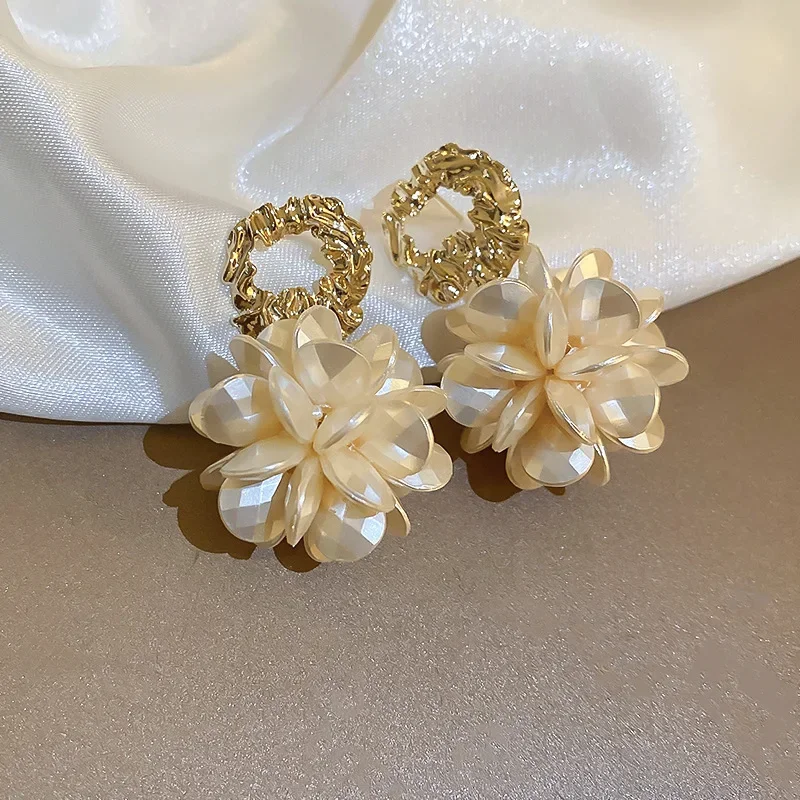 Minar Elegant White Color Acrylic Flower Ball Drop Earrings For Women Gold Plated Copper Long Pendant Earring Party Jewelry