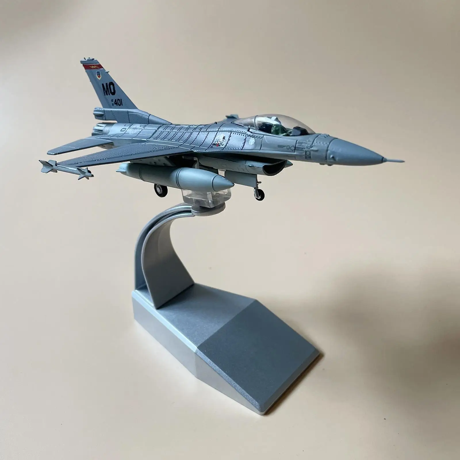 1/100 Alloy Model with Display Stand Static Display Decoration