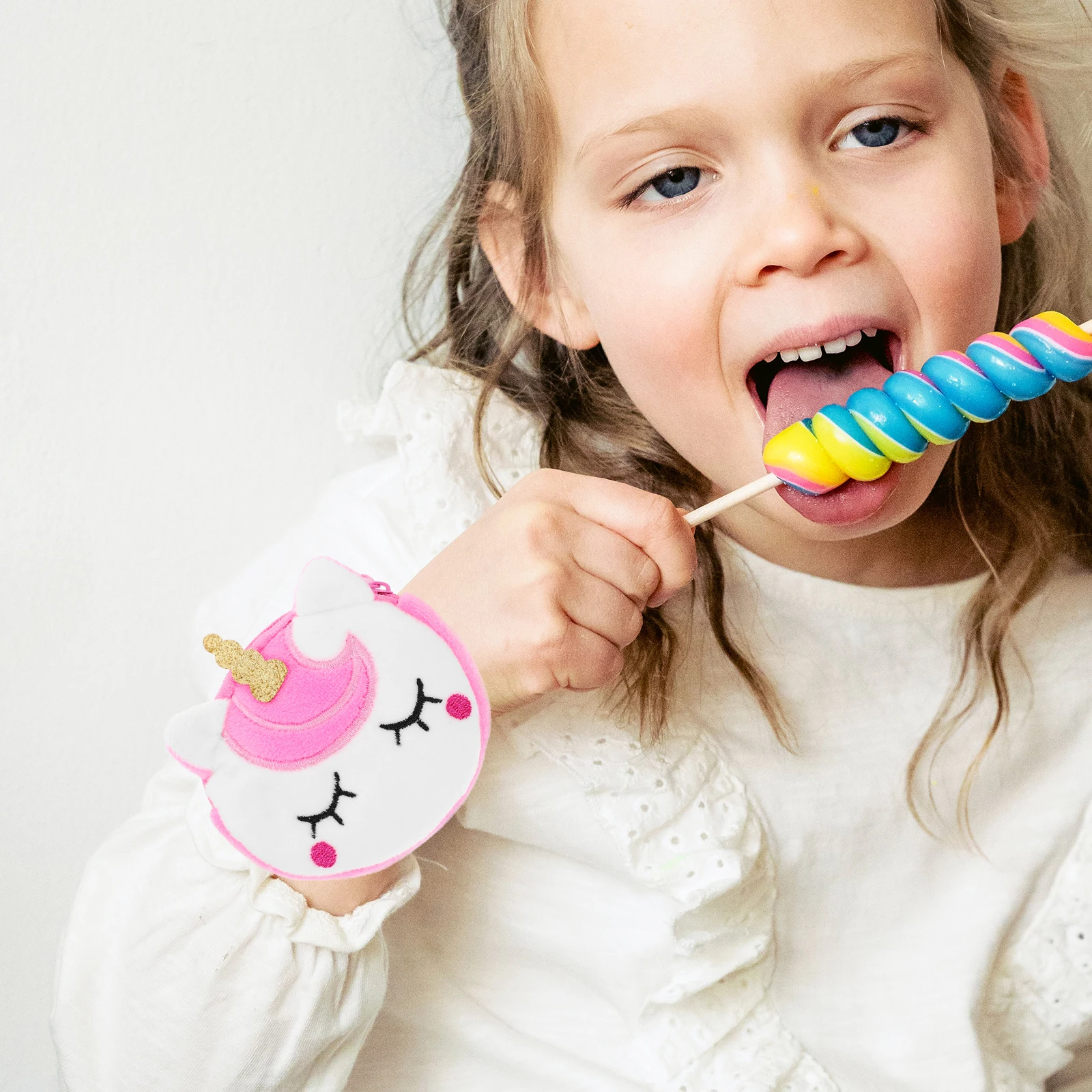 

2Pcs Unicorn Slap Bracelets for Kids Lightweight Snap Wristbands Party Favors Unique Cartoon Design Comfortable Skin-Safe