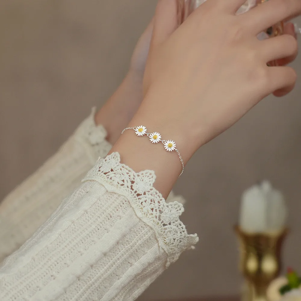 925 Sterling Silver Simple Daisy Flower Ornament Bracelet for Women  Temperament Jewelry Accessories