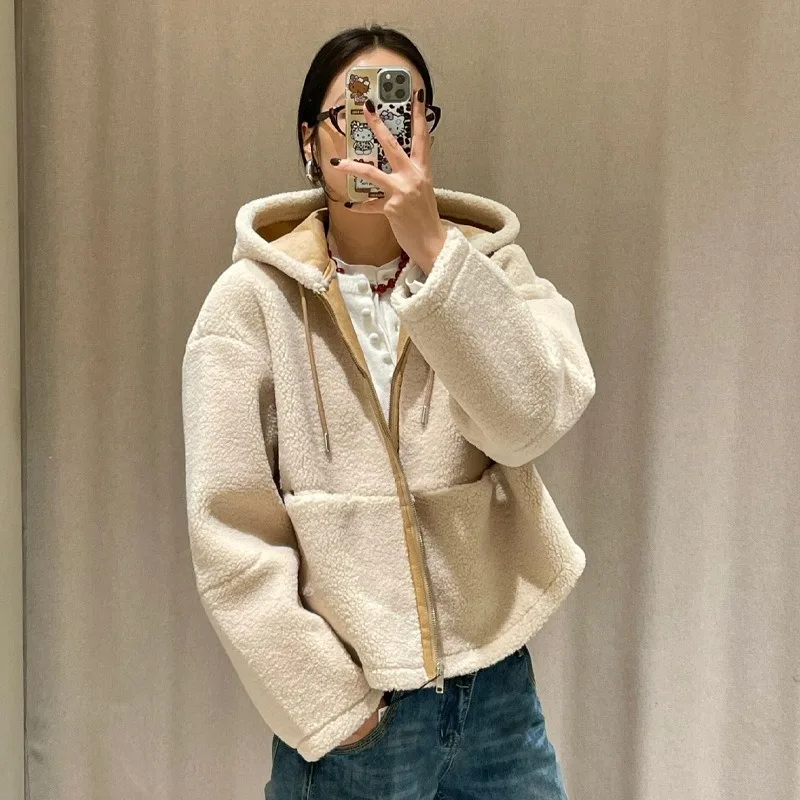 

2025 autumn and winter new white super beautiful thick breast fufu furry hooded short lamb plush jacket for women