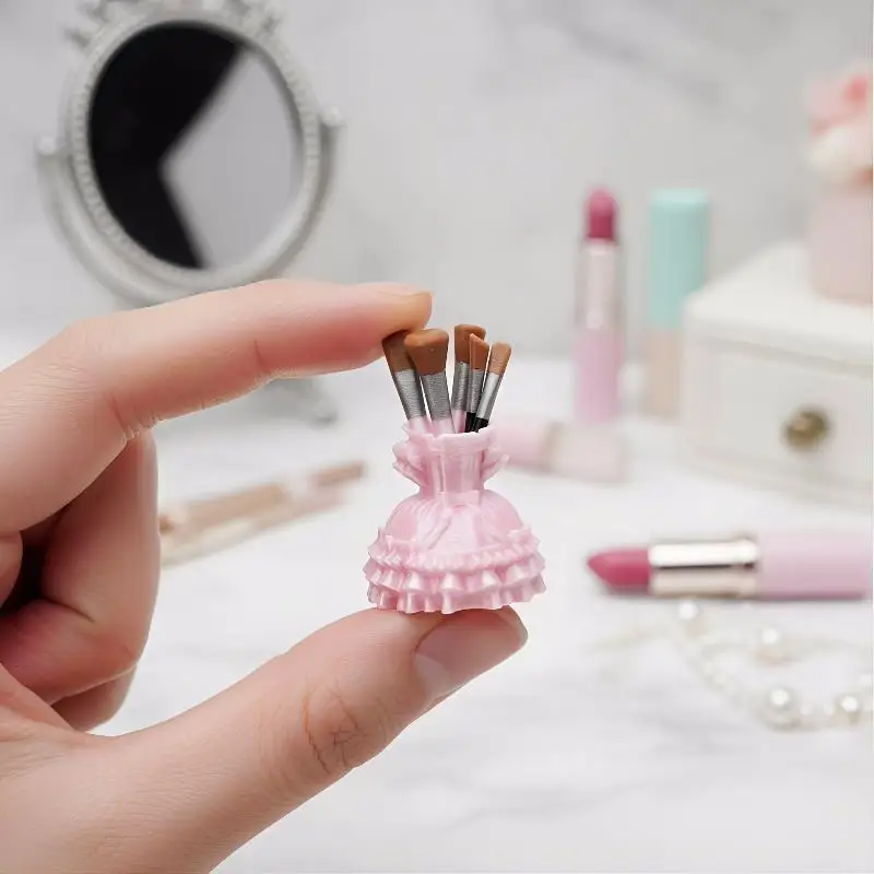 1 Set Miniature Scene Dressing Table Ornament 1/12 Scale Dollhouse Simulation Dance Skirt Makeup Brush Model For Doll Accessory