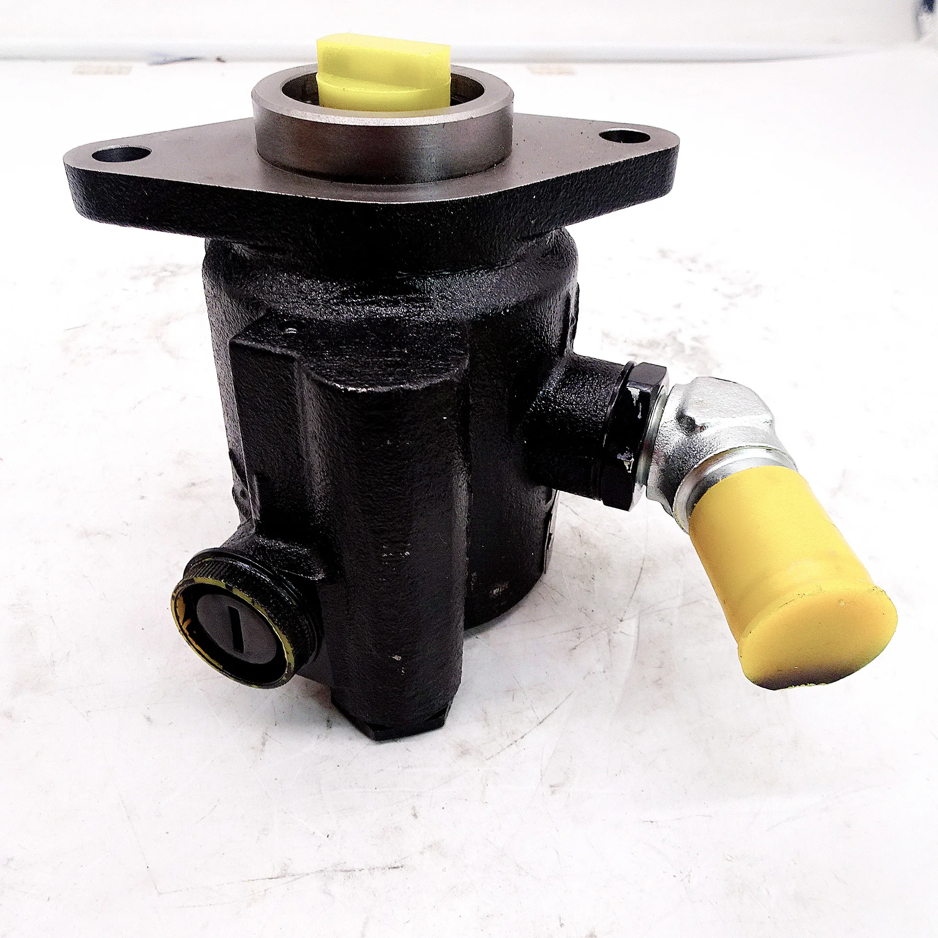 

Hot Sell Grey Power Steering Pump for truck 5290363