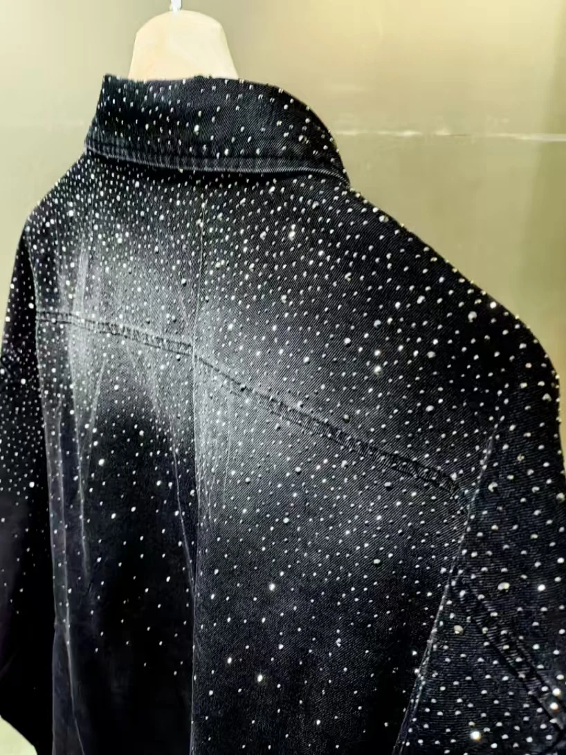 جديد 2025 الخريف الاتجاه موضة الساخن الحفر قمصان جينز بلوزة للنساء فضفاضة عادية الأسود أبلى جان ملابس امرأة