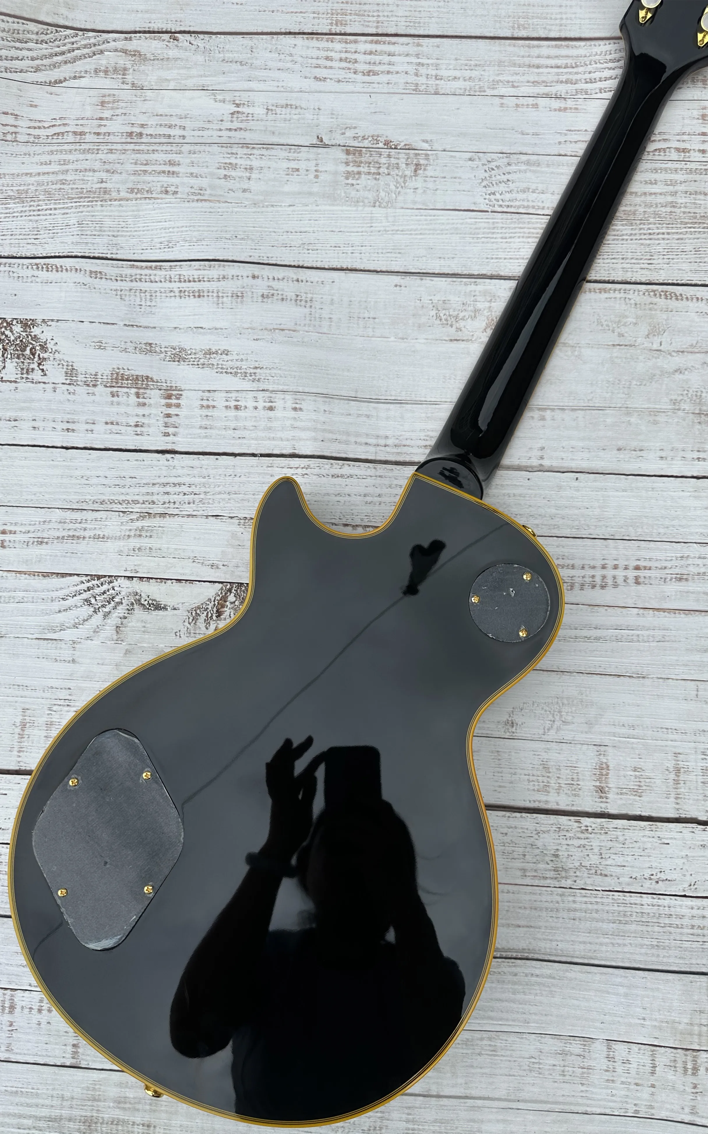 Customized electric guitar, yellow logo and body binding, gold vibrato, gold accessories, quick shipping