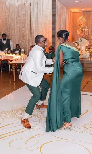 Imagen 2 del producto Conjunto de tres piezas para hombre, esmoquin con solapa de pico, traje de un botón, traje de negocios para novio, trajes de graduación de boda