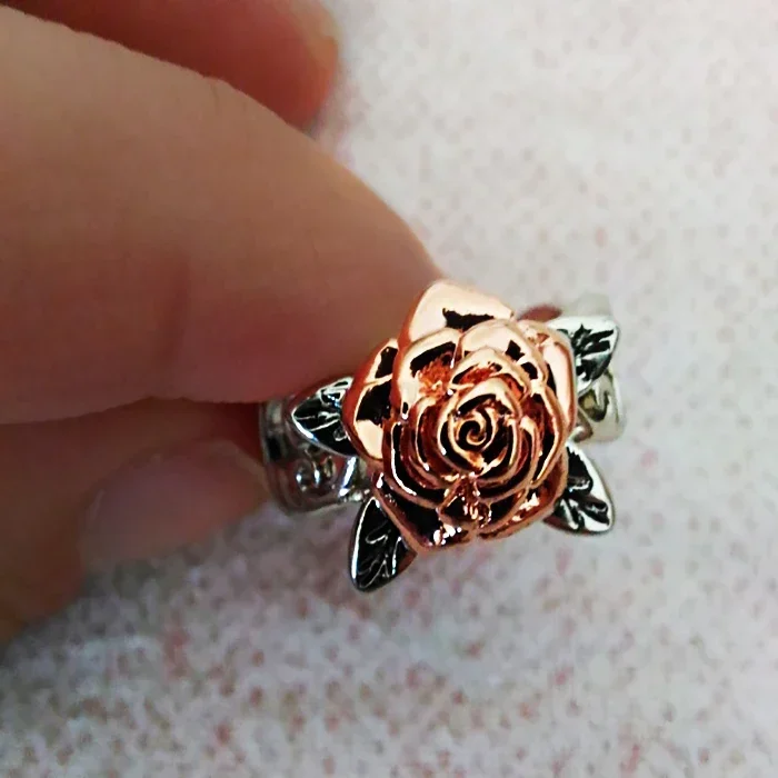 Rose Shaped Ring for Women Vintage Style Hollow Out Flowers Double Color Rings Fashion Jewelry Engagement Rings for Women
