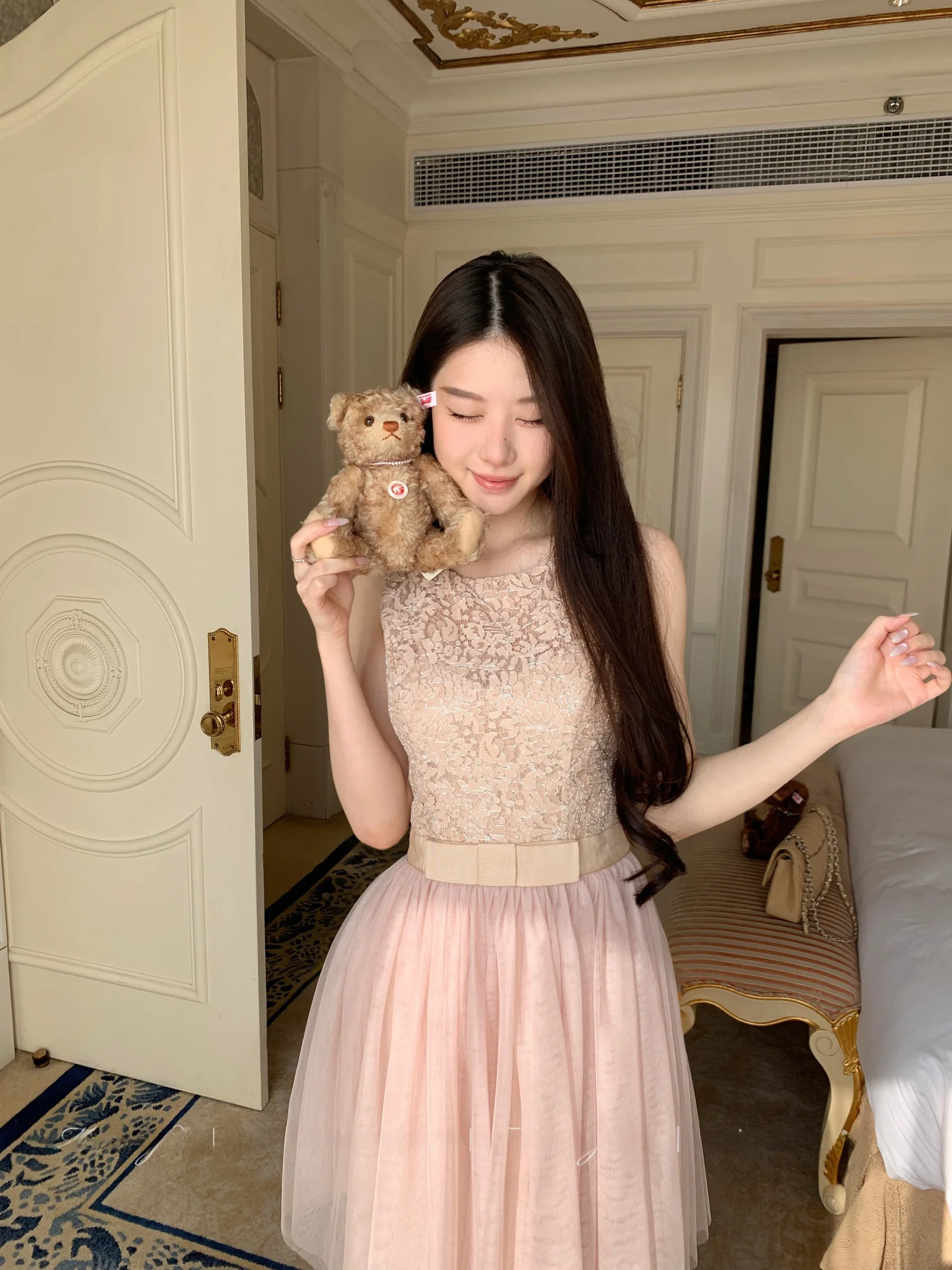 

Юбка А-силуэта Mummy Sweet Lace Me Dr Ele из нейлона, вискозы и модала для повседневной носки и коктейльных вечеринок, с круглым вырезом, без рукавов.