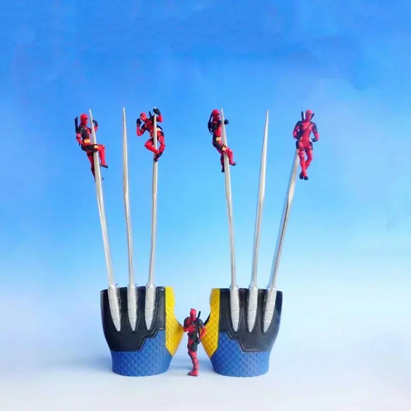 Hot Marvel Movie Figures Peripheral Wolverine Claw Pvc Cartoon Figure Cospaly Prop Model Gloves Children'S Christmas Gifts Toy