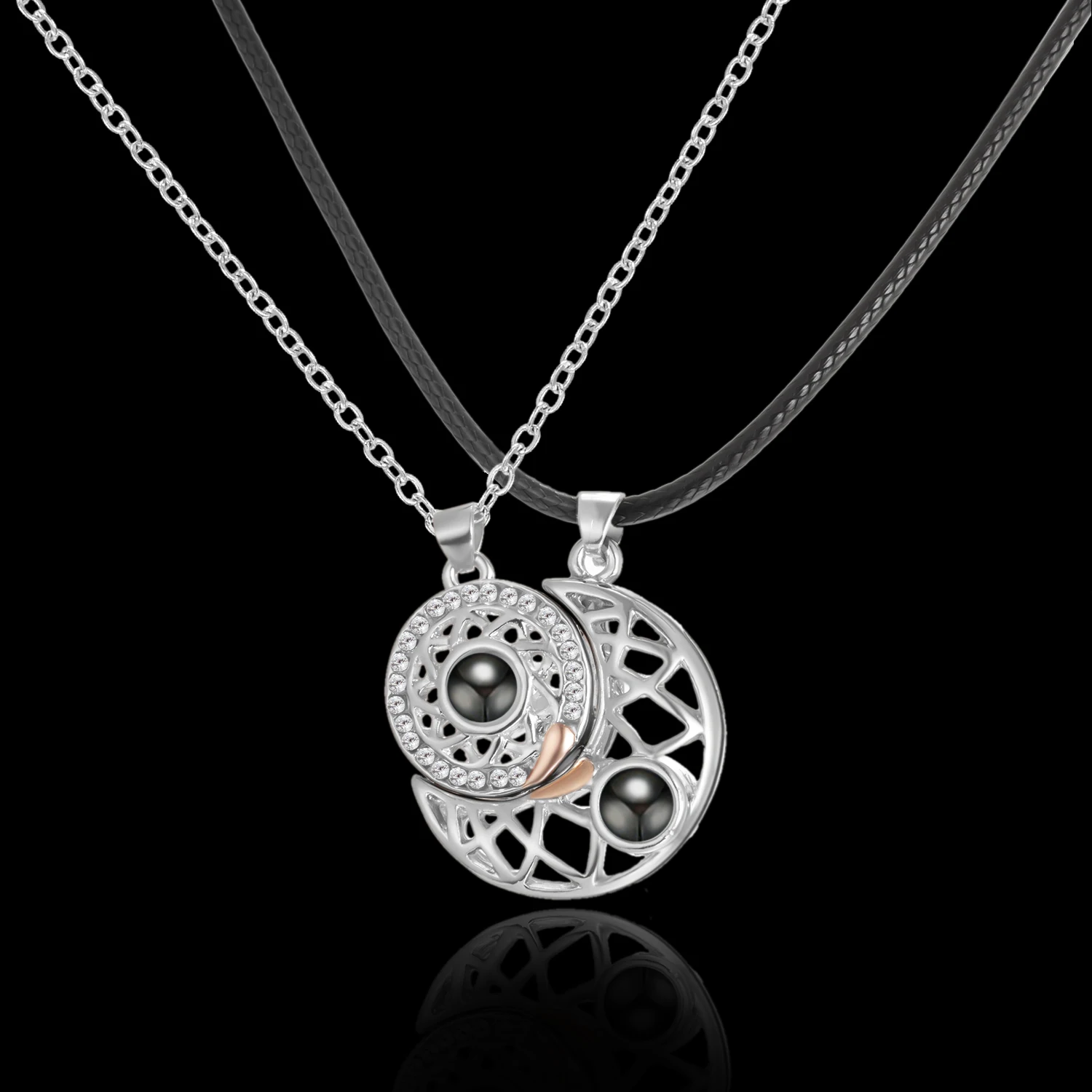 Romantische magnetische Sonne, Mond, Paar, passende Halskette, 100 Sprachen, ich liebe dich, Projektionsanhänger, Geständnis-Halskette, Schmuck, Geschenk – Detail 6
