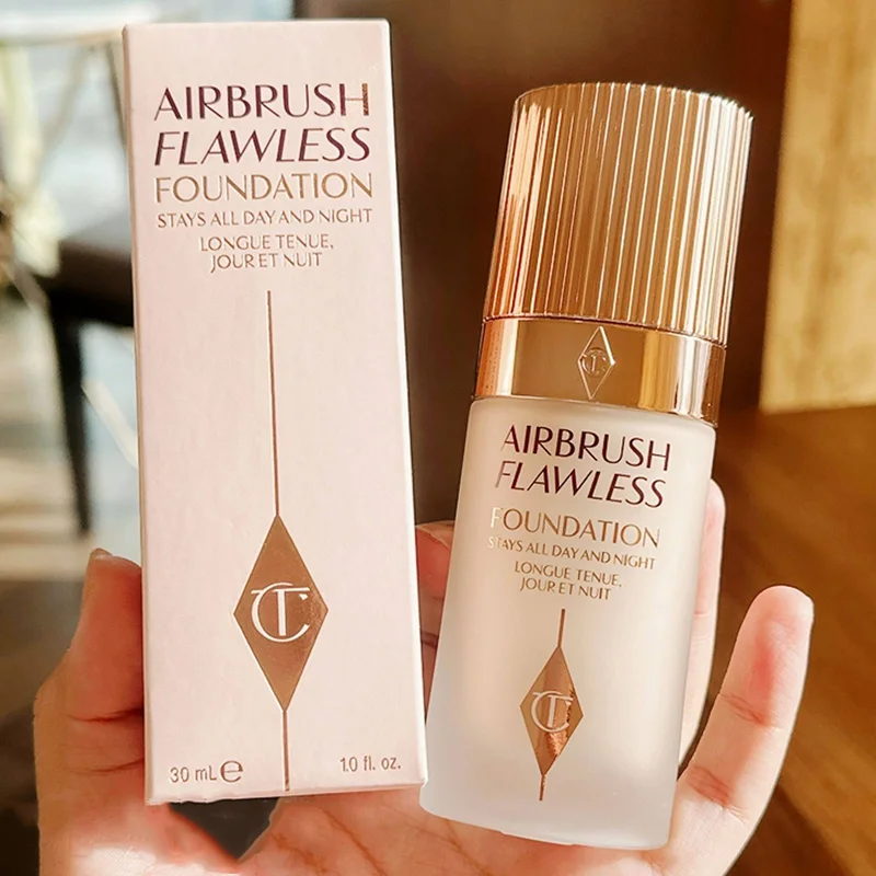 

Тональный крем Charlotte Tilbury Focus Foundation с легкой водной текстурой, стойкий консилер, база под макияж для жирной кожи с контролем жирности.