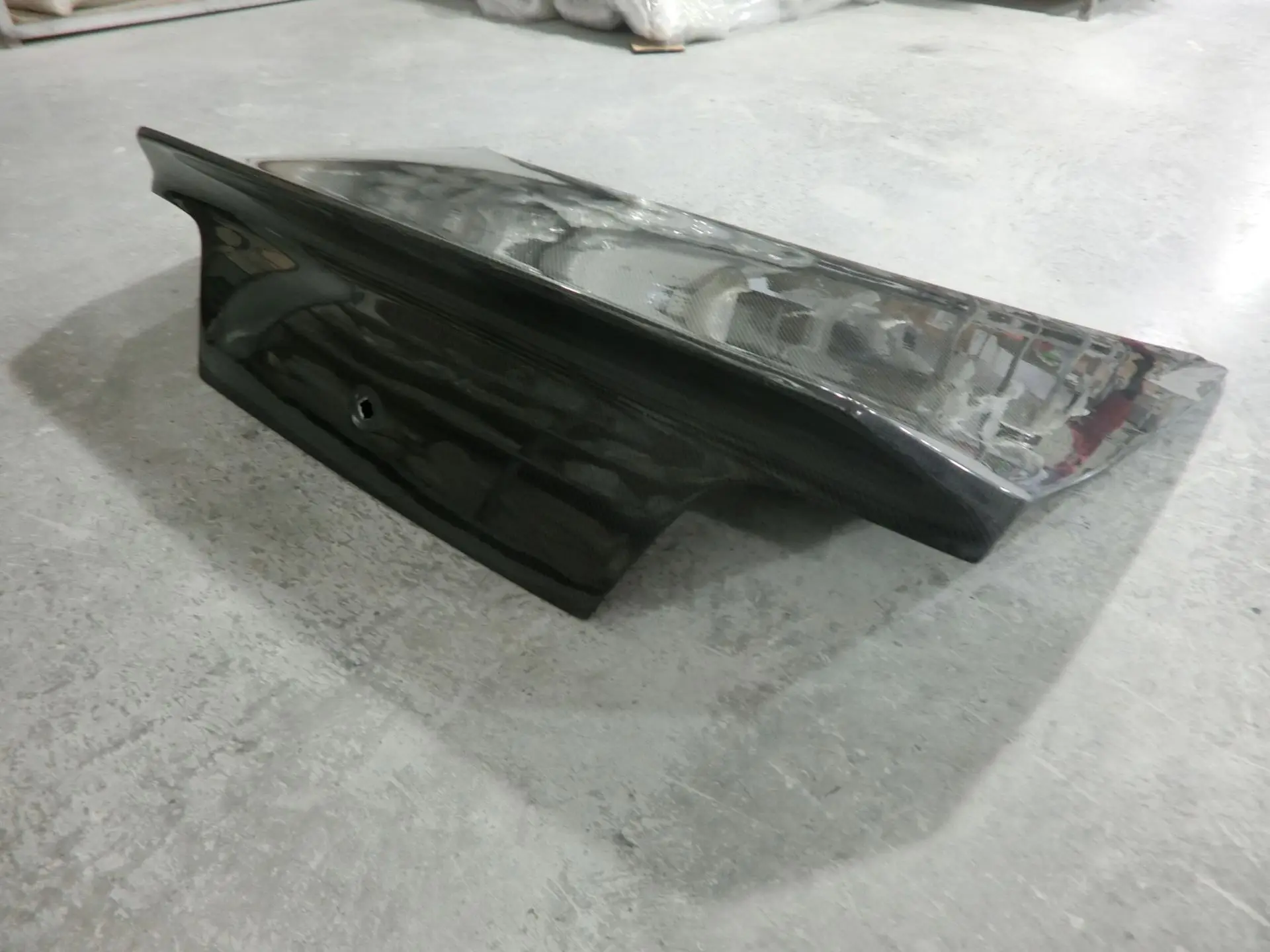 

Auto parts R33 GTR facelift, tail cover, trunk, integrated pressure tail, carbon fiber, fiberglass