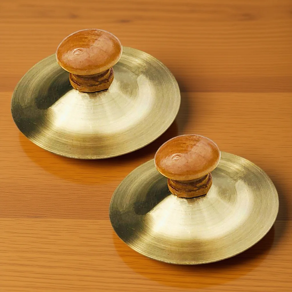 

2Pcs Small Finger Cymbals Instruments Kids Percussion Musical Instrument with Comfortable Grip Polished Finish for Stage