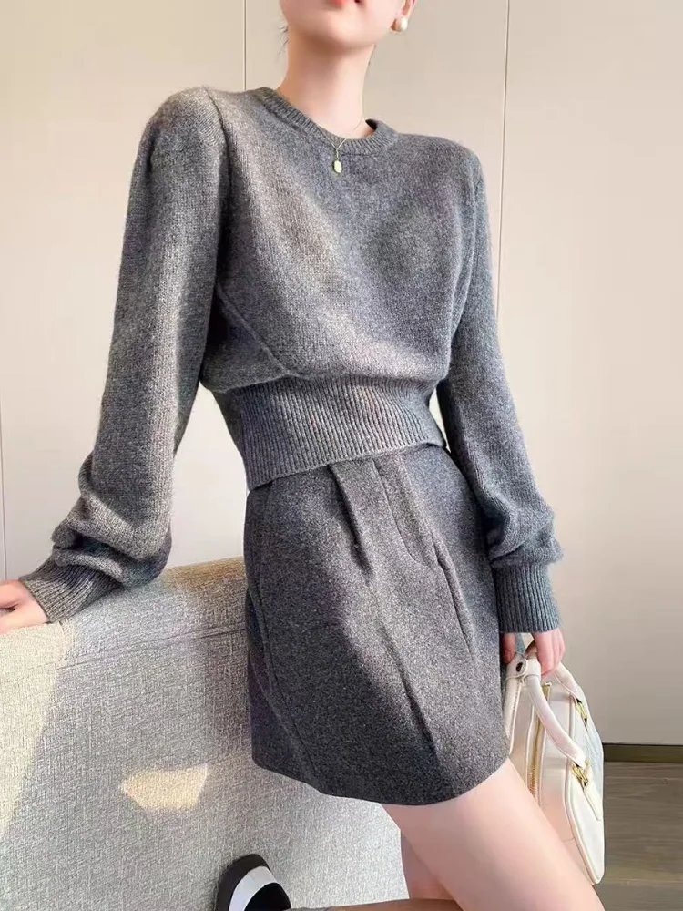 French high-end gray loose short round neck wool sweater for women, new lazy ultra short style pullover high-end knitted top