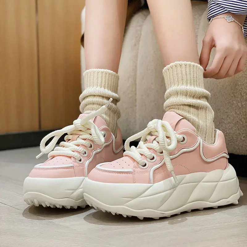 Ontwerp Roze Schoenen Voor Meisjes 2023 Lente Nieuwe Vrijetijdsschoenen Voor Dames Mooie Lederen Witte Platform Sneakers Vrouw