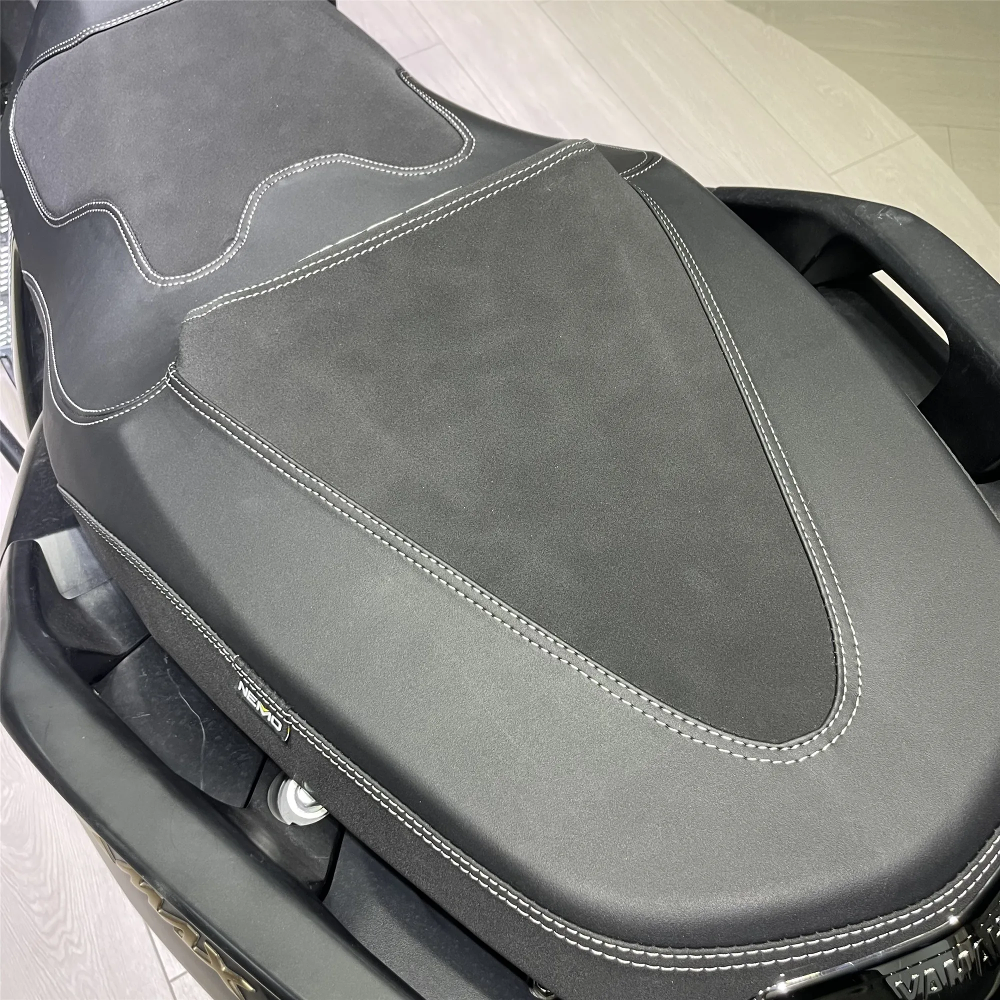 Modified xmax300 2023 2024 seat cushion comfortable soft seat with backrest waterproof seats for yamaha xmax125 250 300 2024